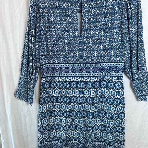 VINCE CAMUTO
Dress With Novelty Sleeves In Blue - Picture 2 of 3